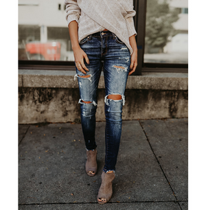 Women's jeans, pierced feet, mid-rise jeans